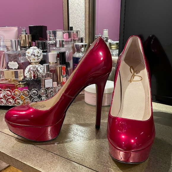 Red Patent Leather Pumps - Picture 1 of 10